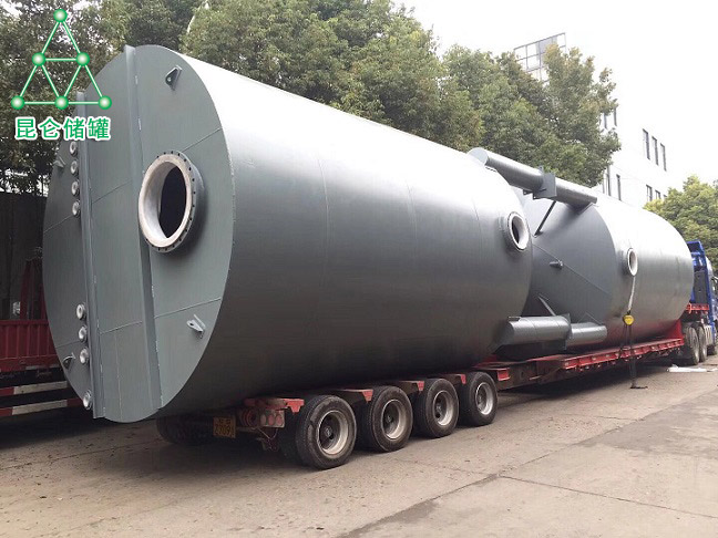 70立方鋼塑復(fù)合罐（帶支腿）